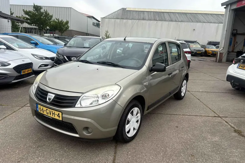 Dacia Sandero (2008)