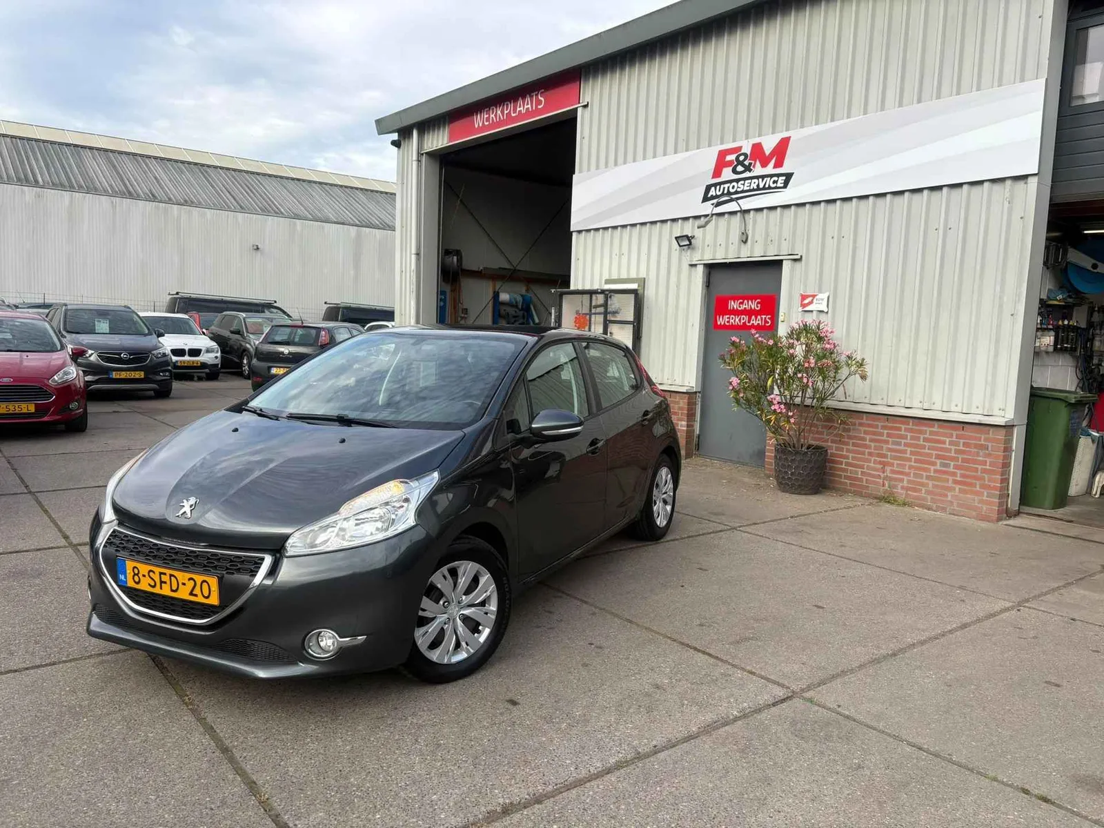 Peugeot 208 (2013) — foto 1