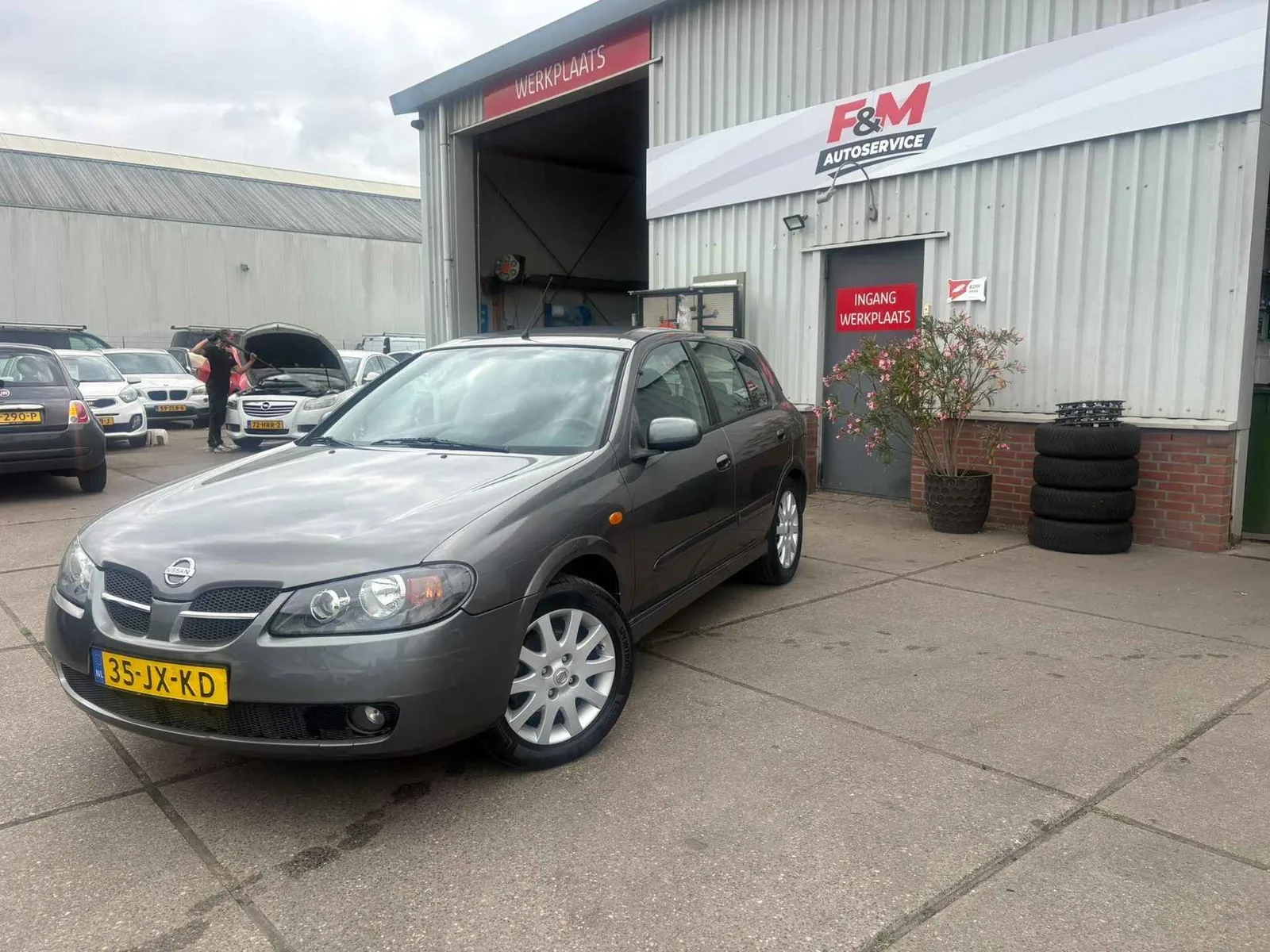 Nissan Almera (2002) — foto 1