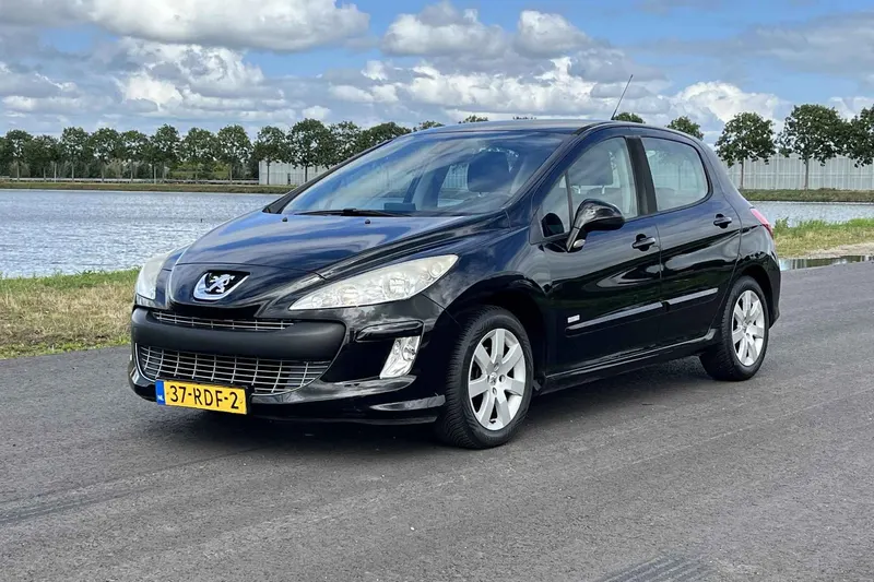 Peugeot 308 (2011)