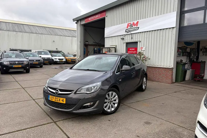 Opel Astra (2013)