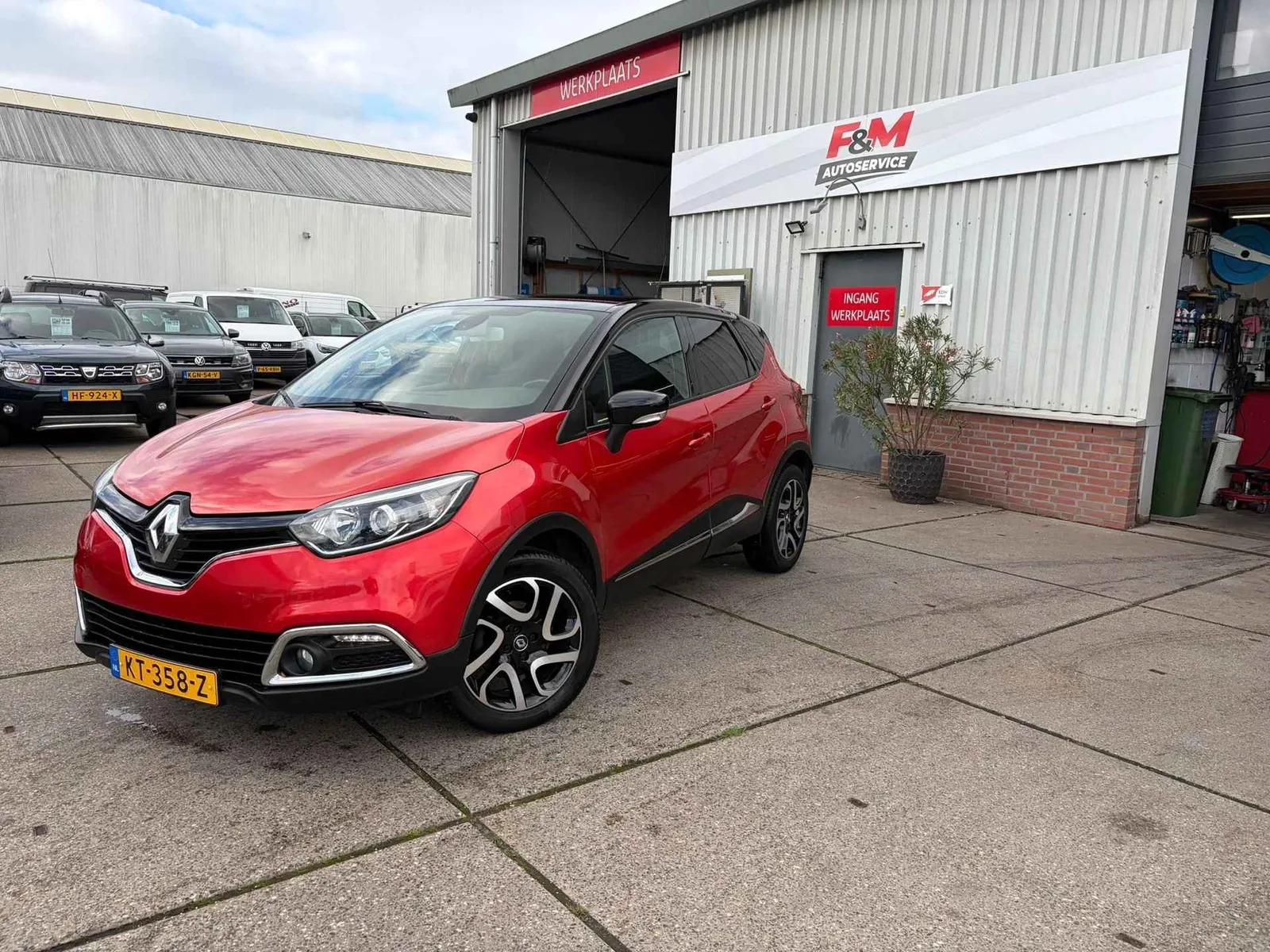 Renault Captur (2016) — foto 1