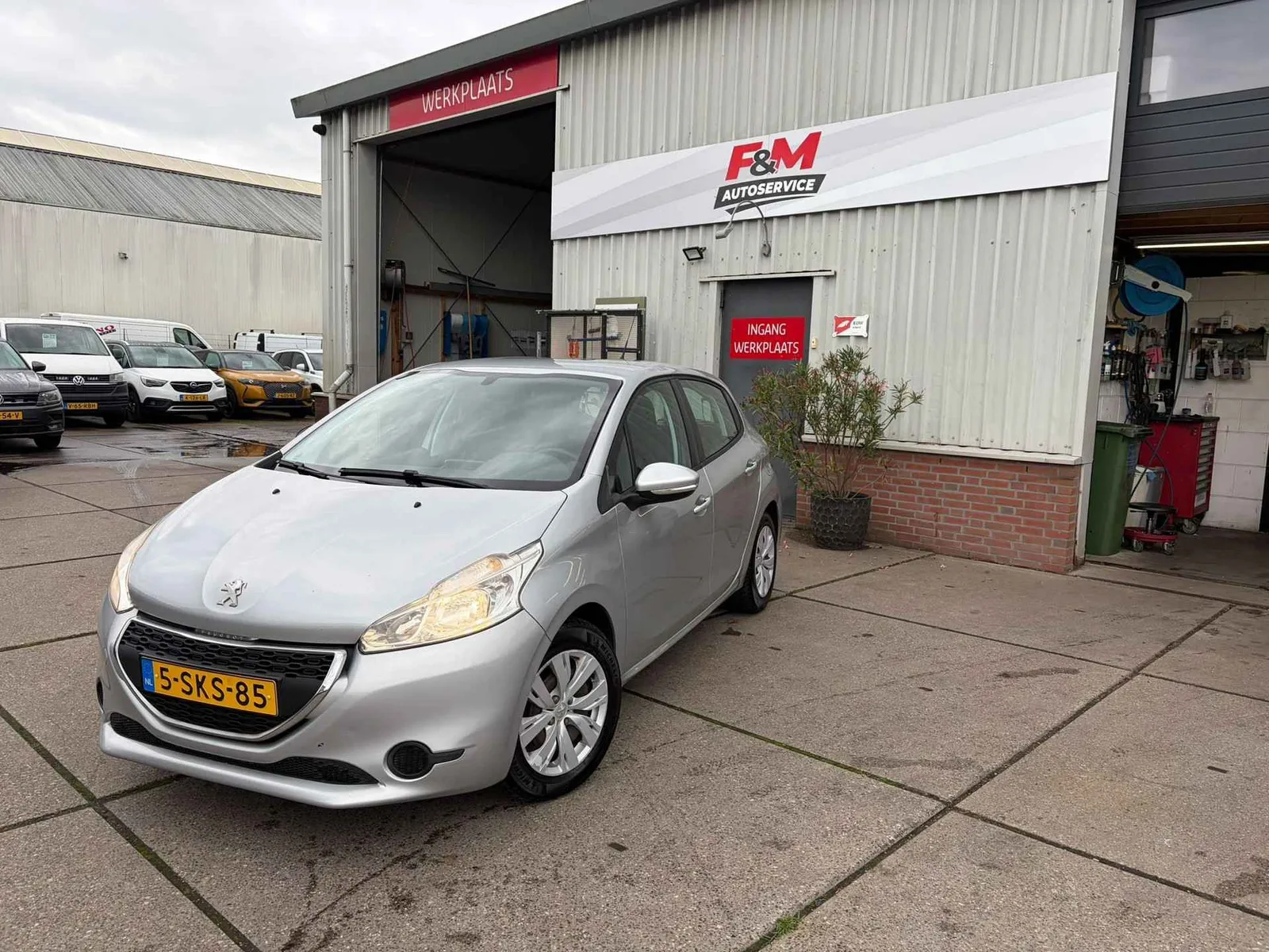 Peugeot 208 (2013) — foto 1