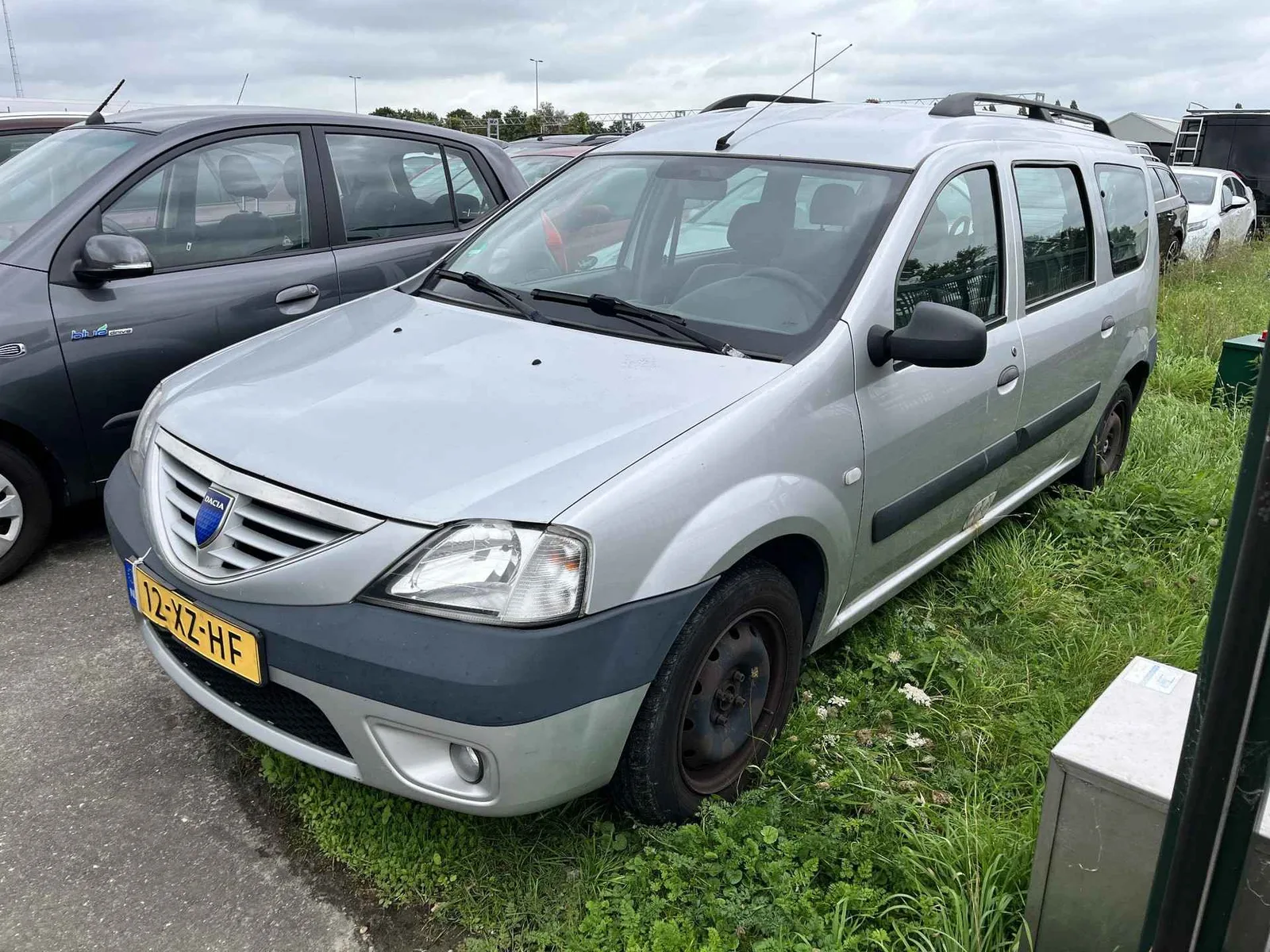 Dacia Logan MCV (2008) — foto 1