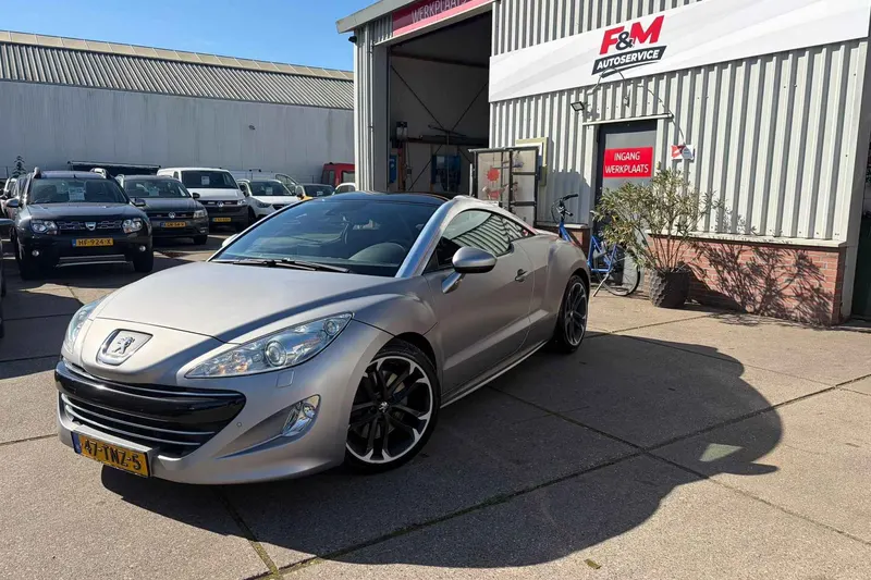 Peugeot RCZ (2012)