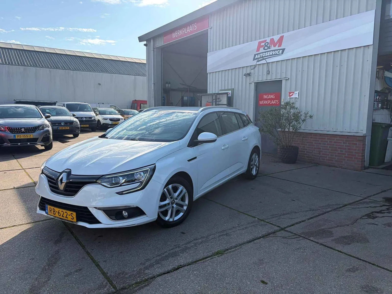 Renault Mégane (2017) — foto 1