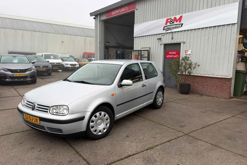 Volkswagen Golf (1999)