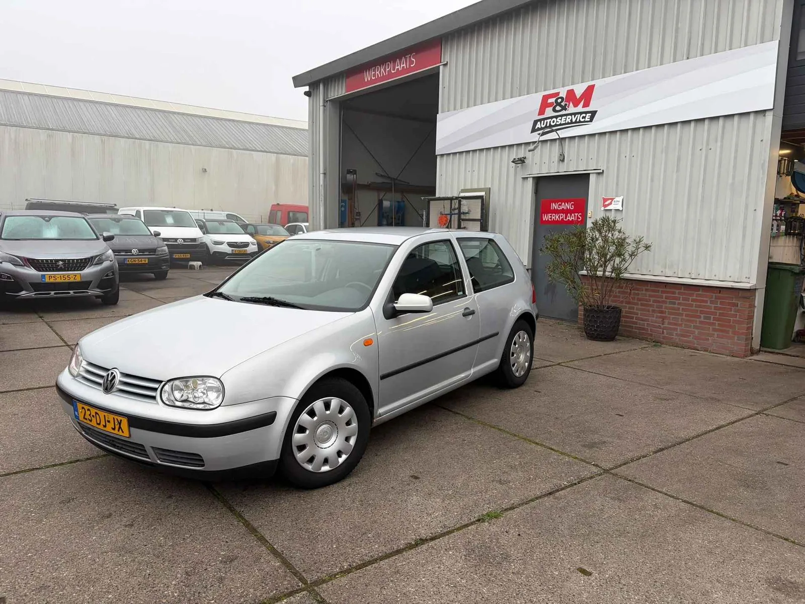 Volkswagen Golf (1999) — foto 1