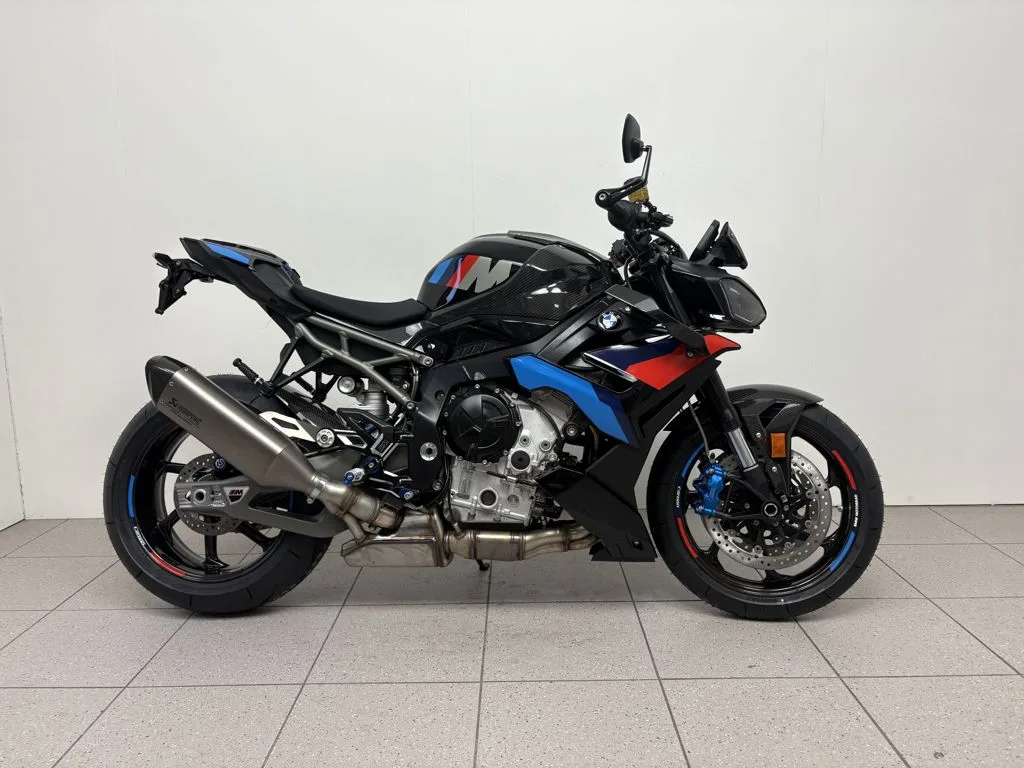 BMW M 1000 R (2026) — foto 1