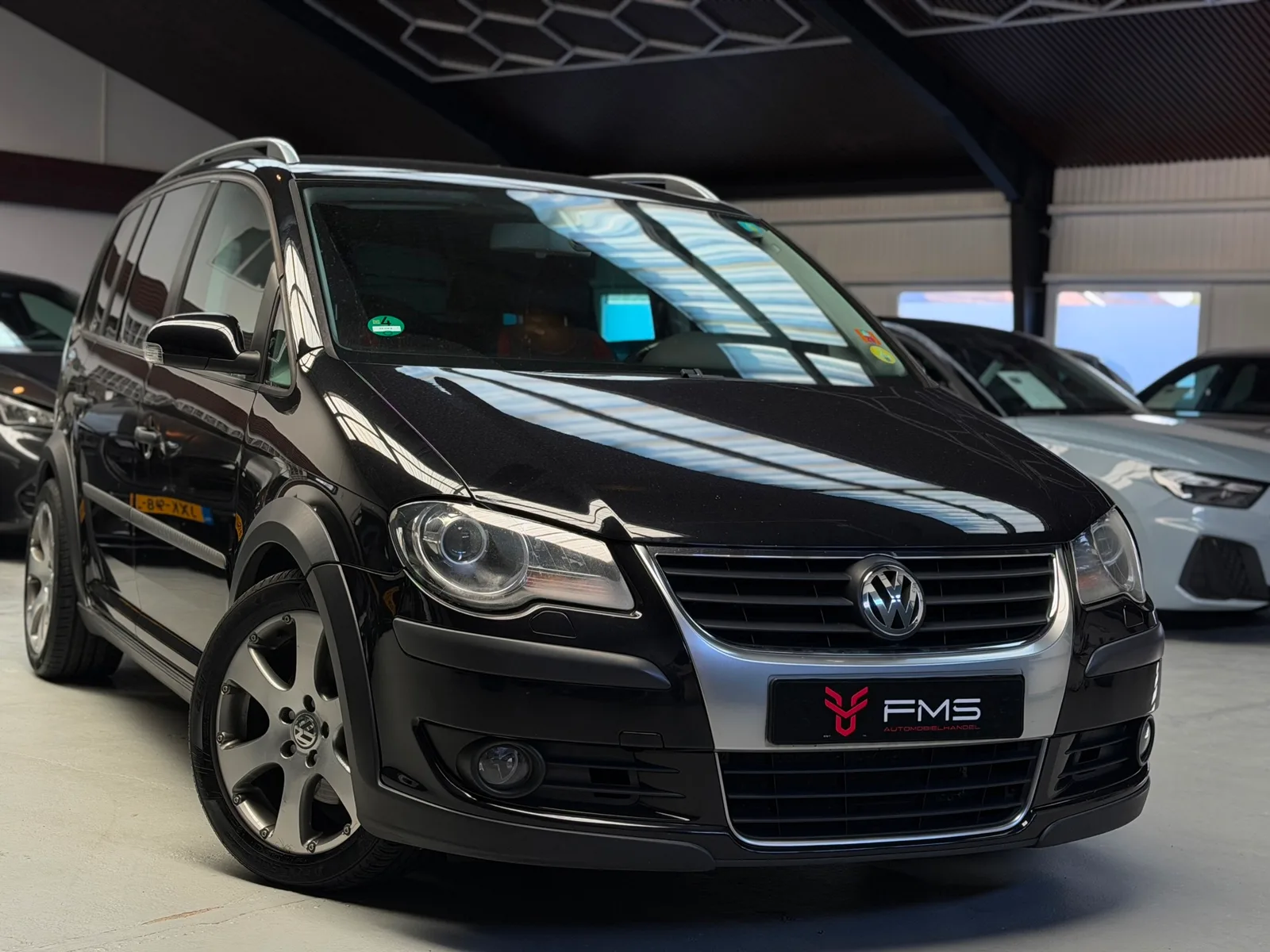 Volkswagen Touran (2007) — foto 1