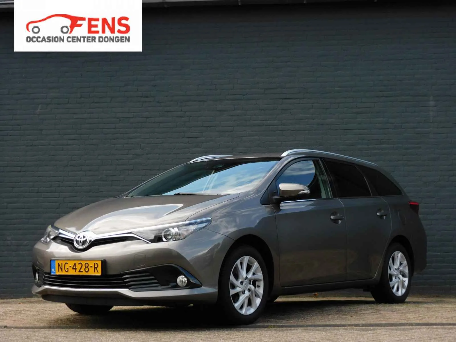 Toyota Auris (2017) — foto 1