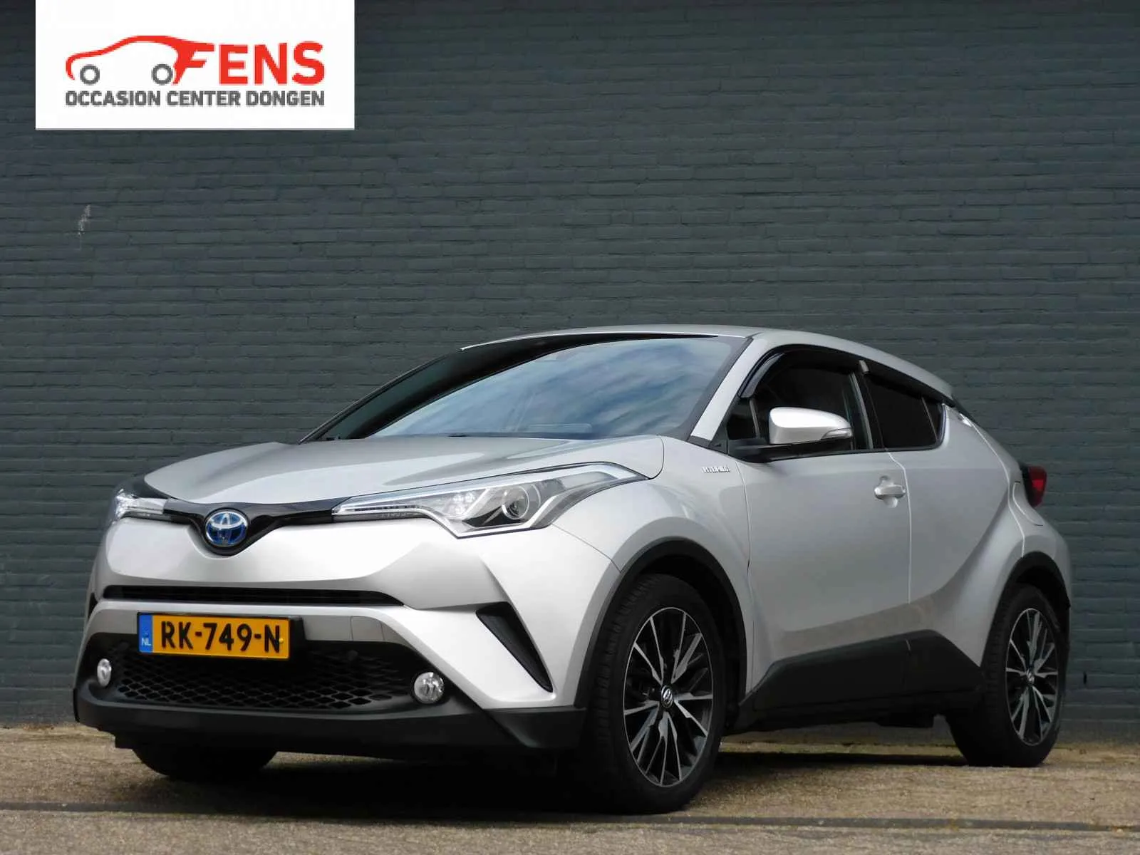Toyota C-HR (2017) — foto 1