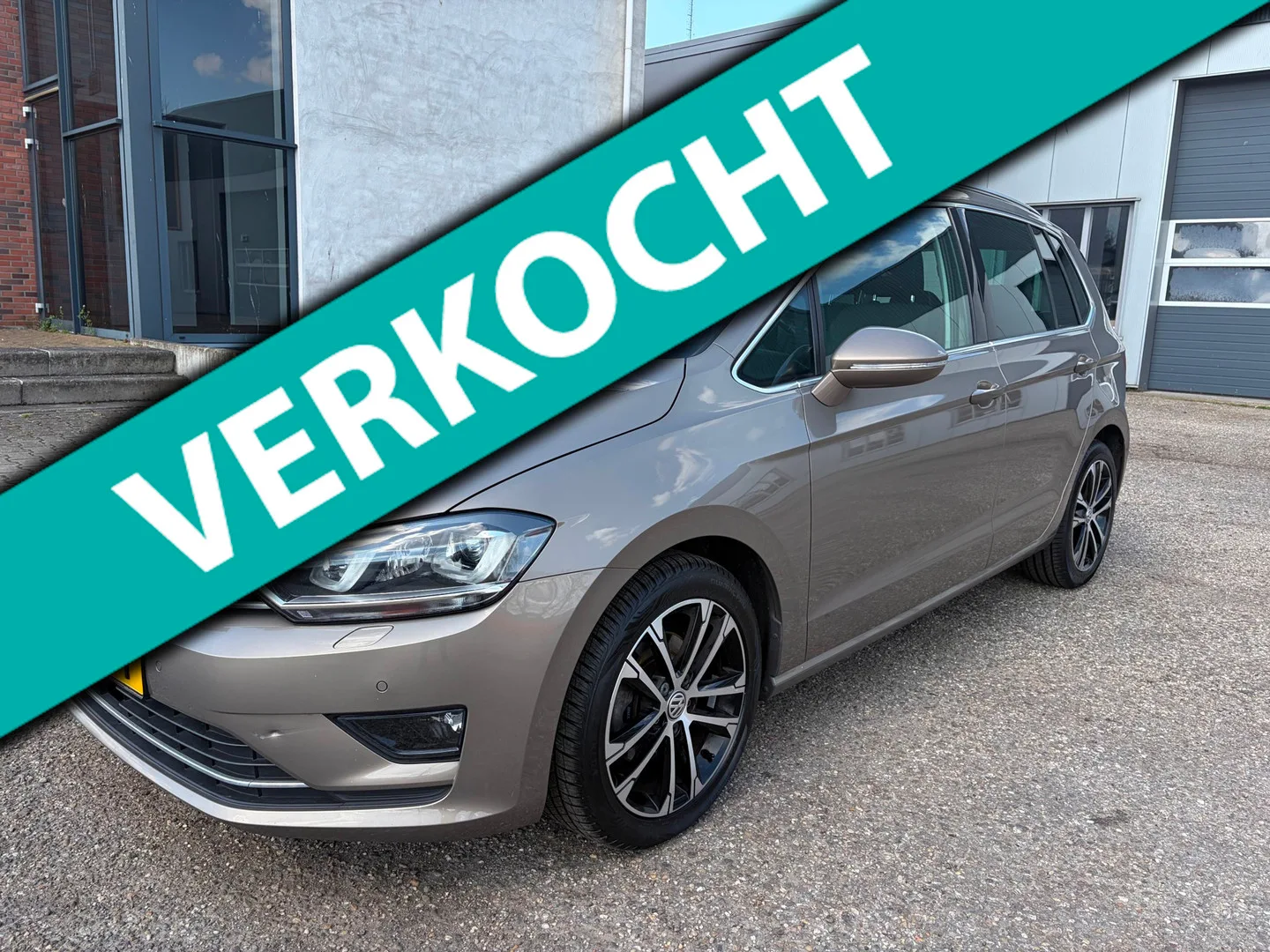 Volkswagen Golf Sportsvan (2015) — foto 1