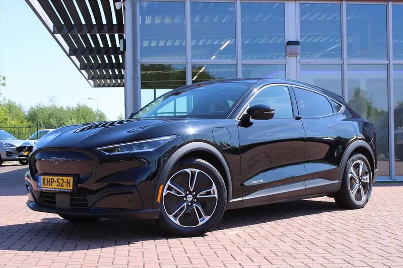 Ford Mustang (2024)