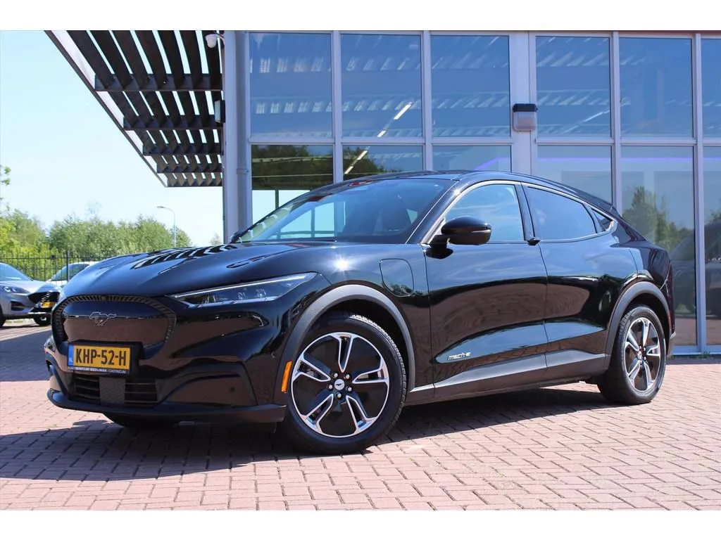 Ford Mustang (2024) — foto 1