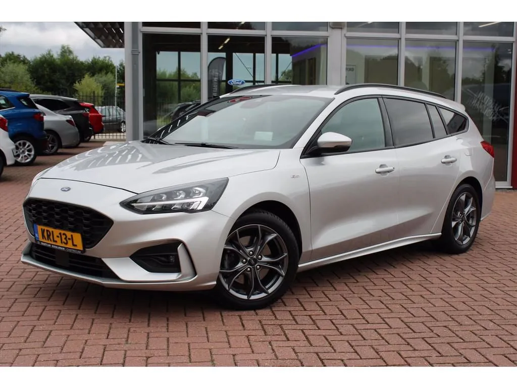 Ford Focus (2021) — foto 1