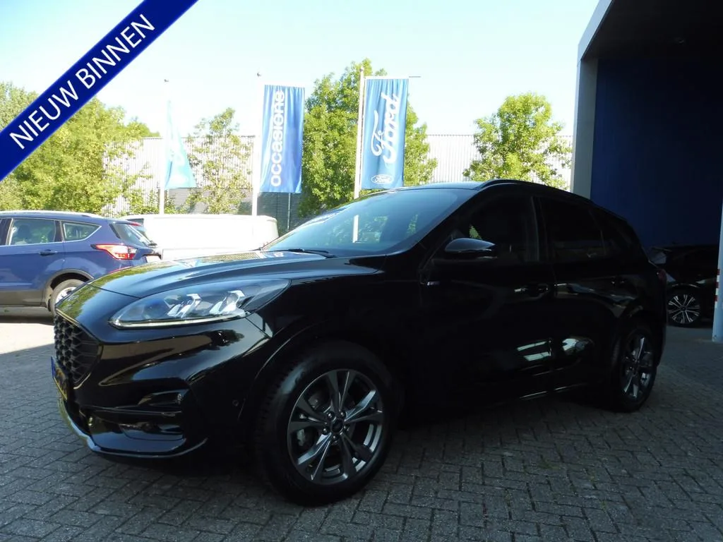 Ford Kuga (2023) — foto 1