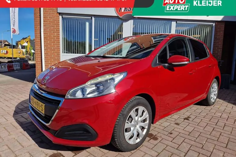 Peugeot 208 (2015)