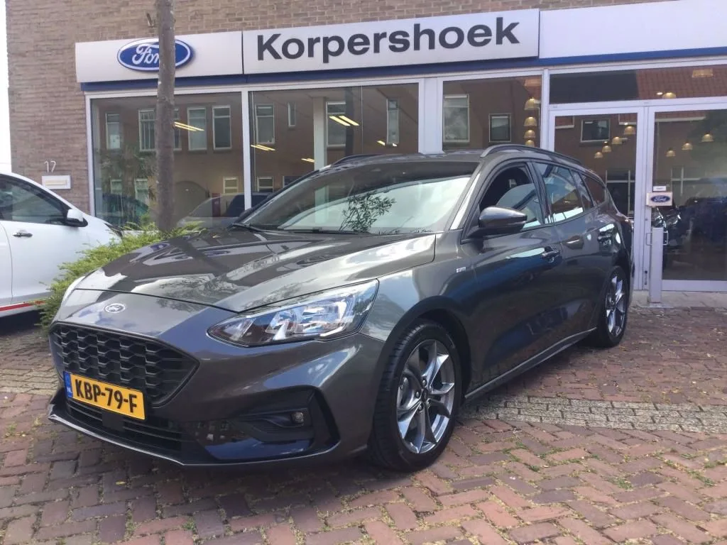 Ford Focus (2020) — foto 1