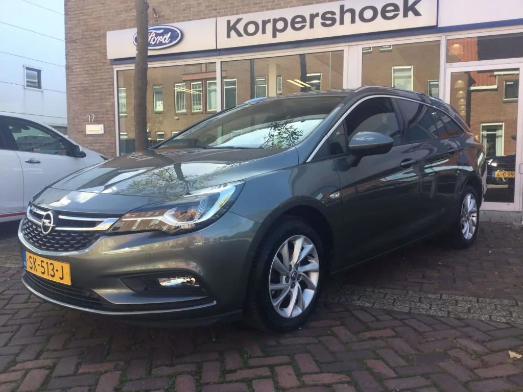 Opel Astra (2018) — foto 1