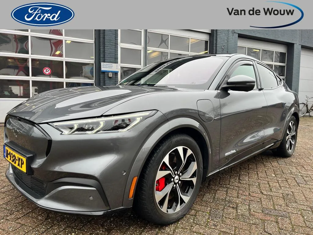 Ford Mustang (2021) — foto 1