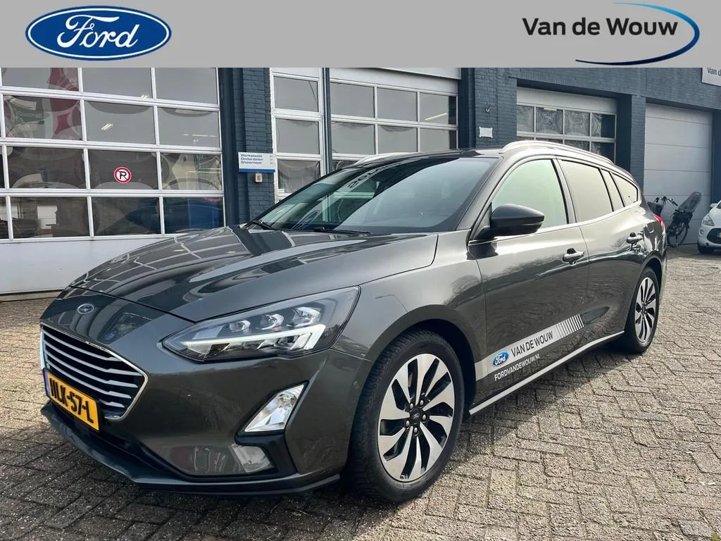 Ford Focus (2021) — foto 1