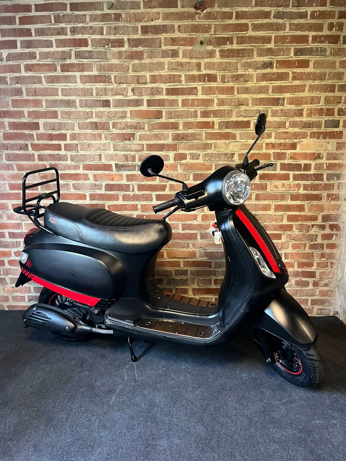 Vespa GTS (2020) — foto 1