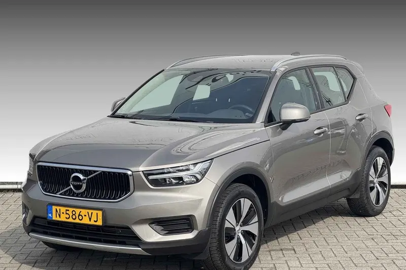 Volvo XC40 (2022)