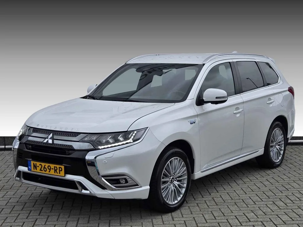 Mitsubishi Outlander (2020) — foto 1