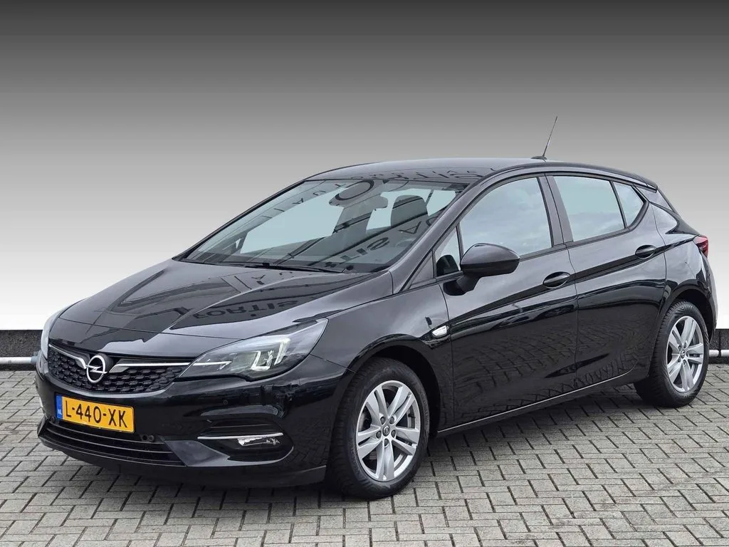 Opel Astra (2021) — foto 1
