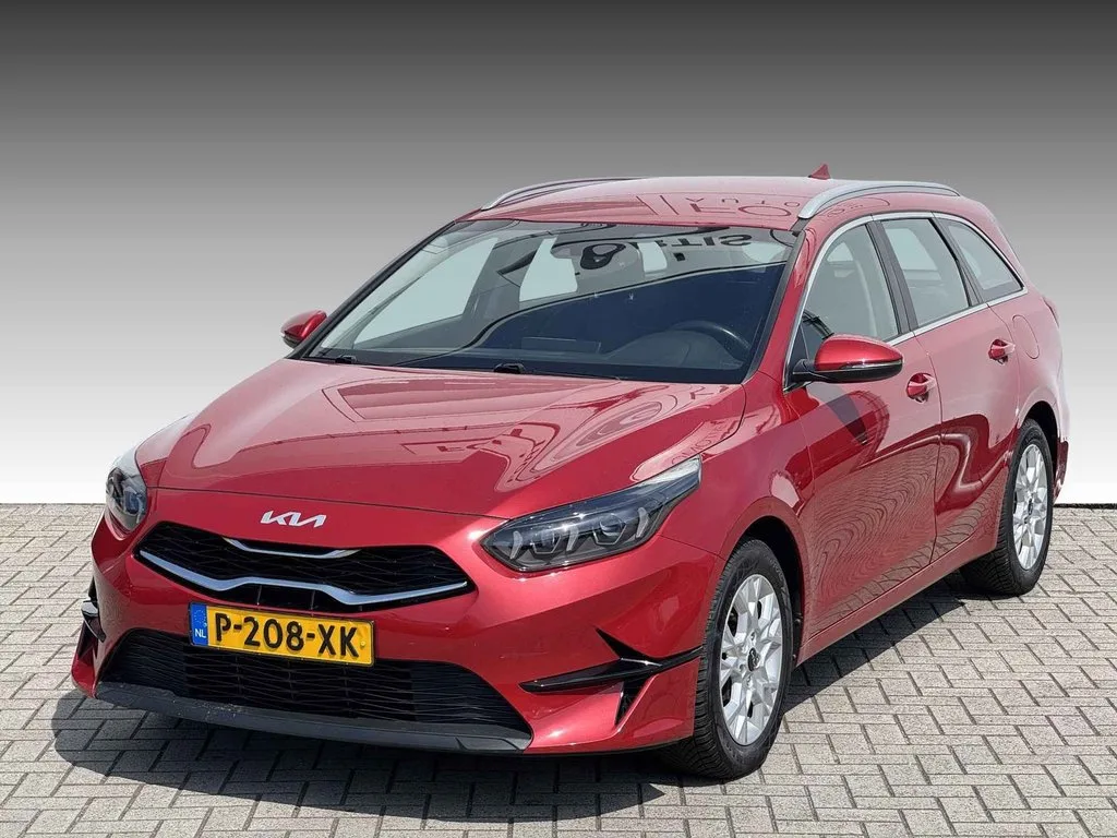 Kia Ceed Sportswagon (2022) — foto 1