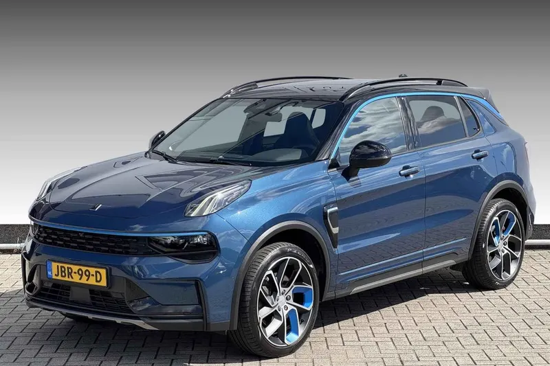 Lynk & Co 01 (2023)