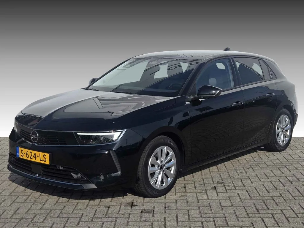 Opel Astra (2023) — foto 1