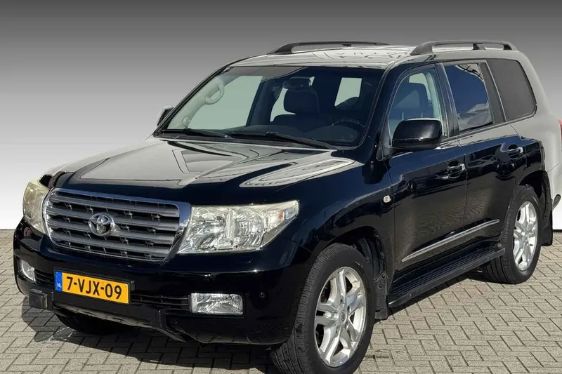 Toyota Land Cruiser V8 (2010)