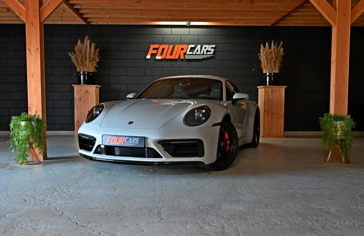 Porsche 911 (2024) — foto 1