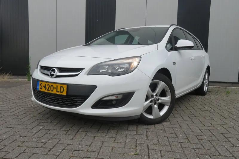 Opel Astra Sports Tourer (2015)