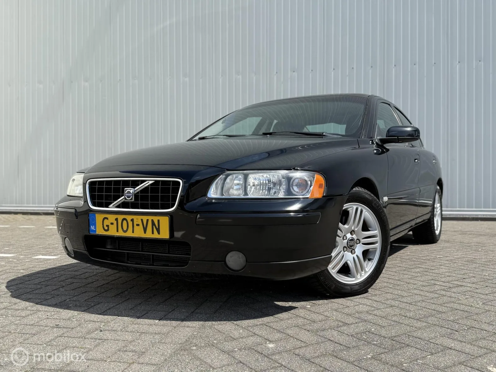 Volvo S60 (2006) — foto 1