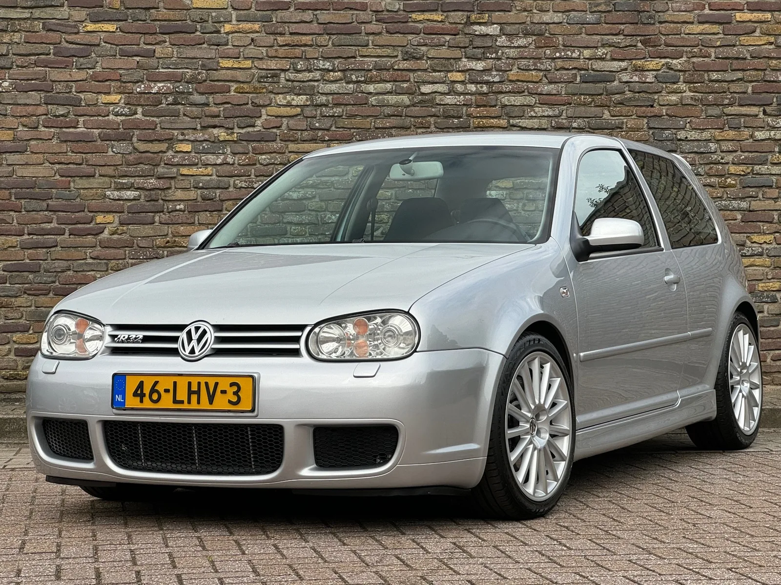 Volkswagen Golf (2003) — foto 1