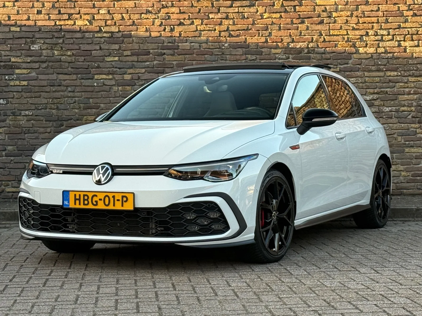 Volkswagen Golf (2023) — foto 1