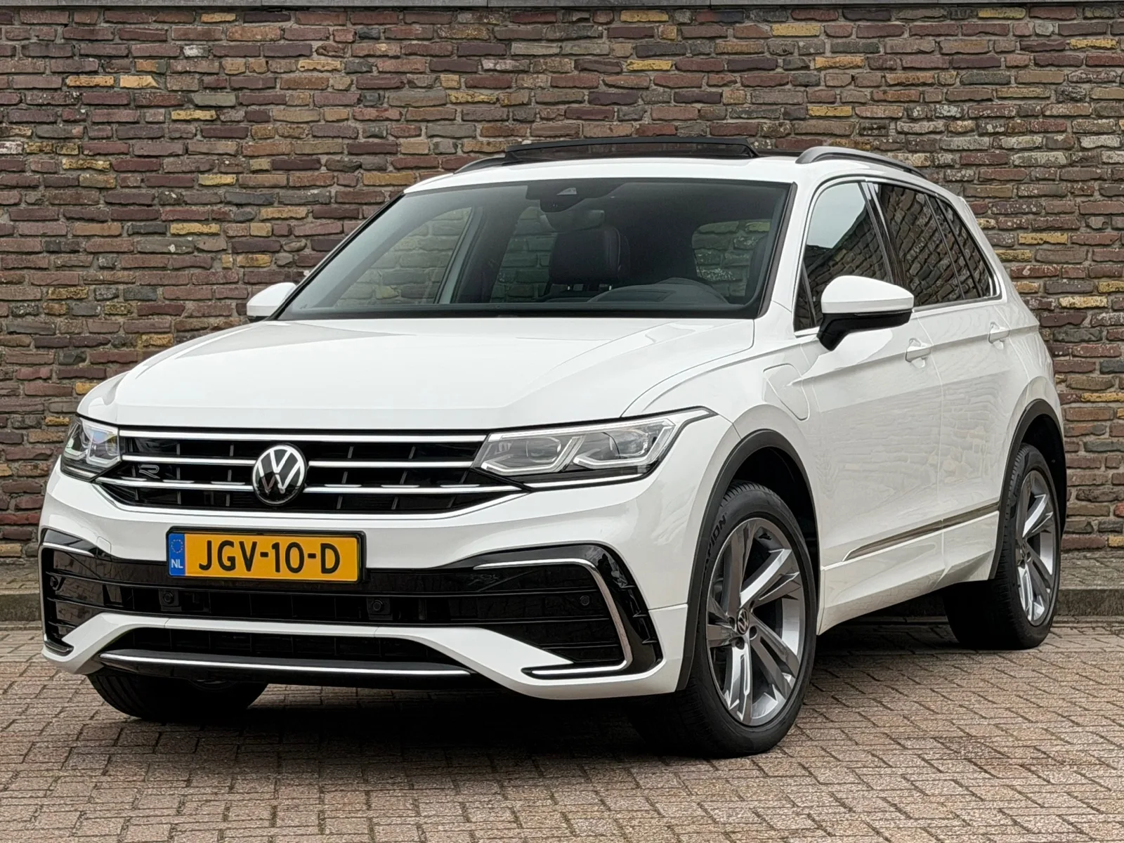 Volkswagen Tiguan (2022) — foto 1