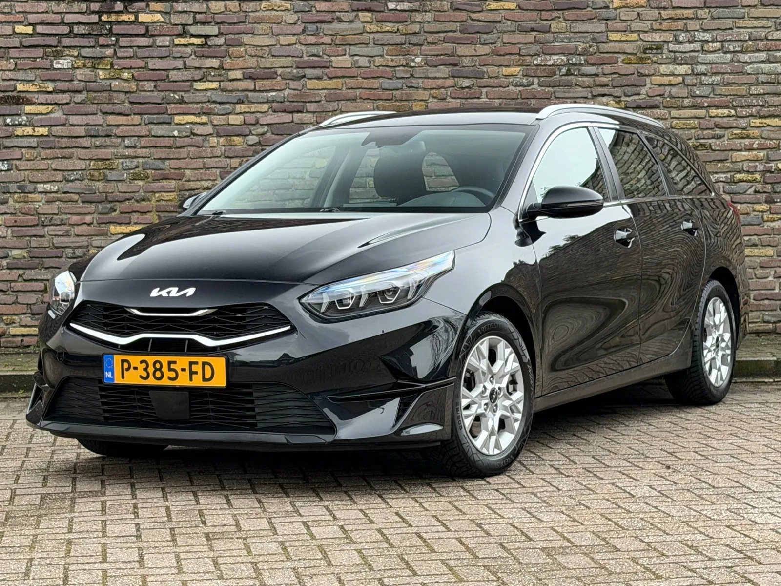 Kia Ceed (2022) — foto 1