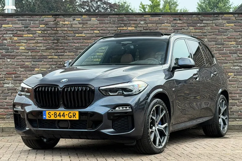 BMW X5 (2021)