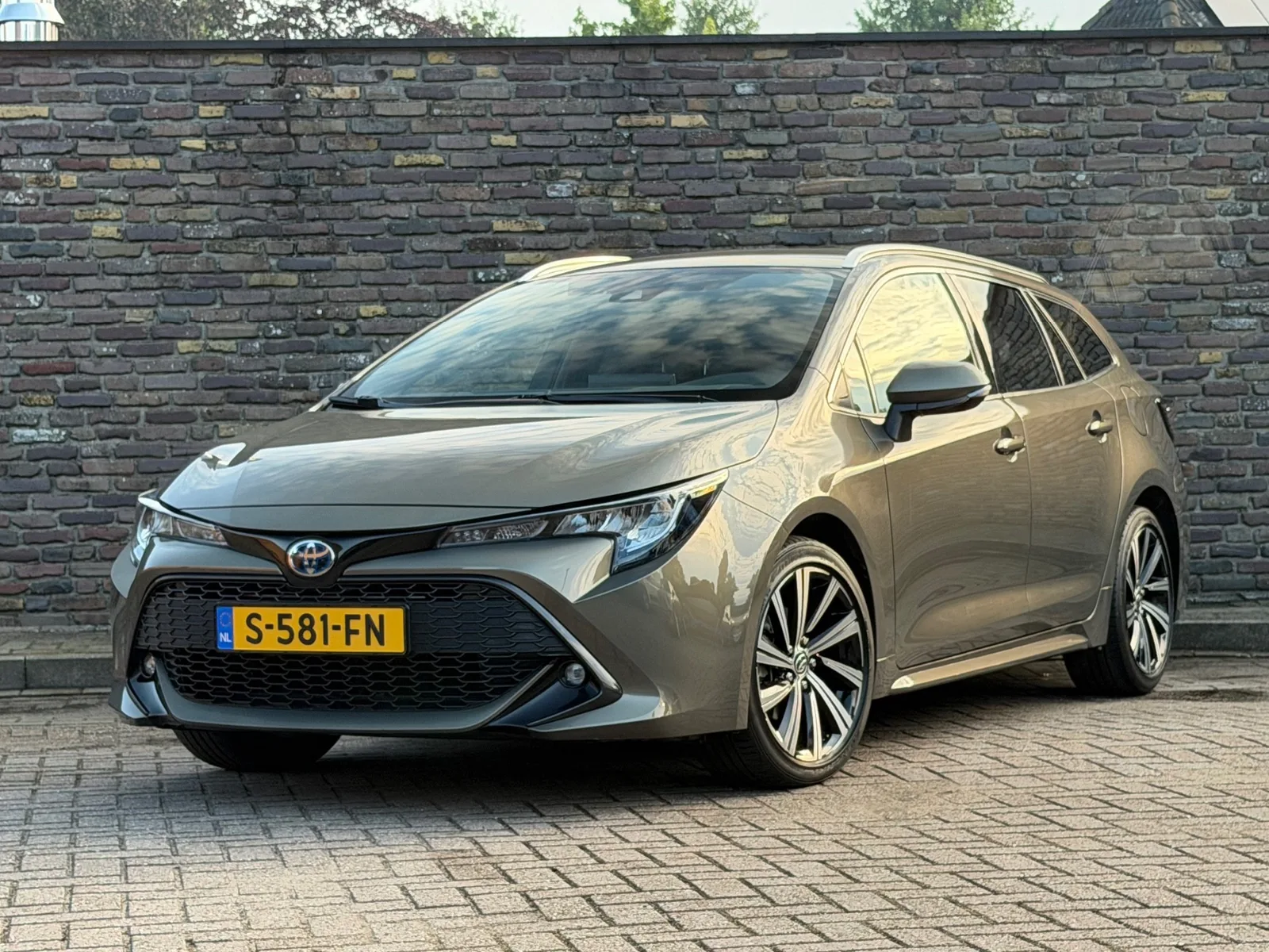Toyota Corolla (2023) — foto 1