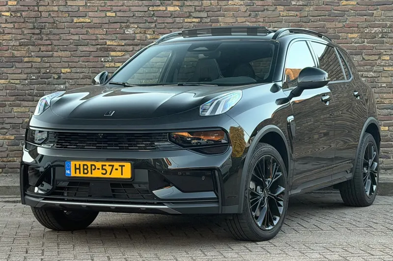Lynk & Co 01 (2025)