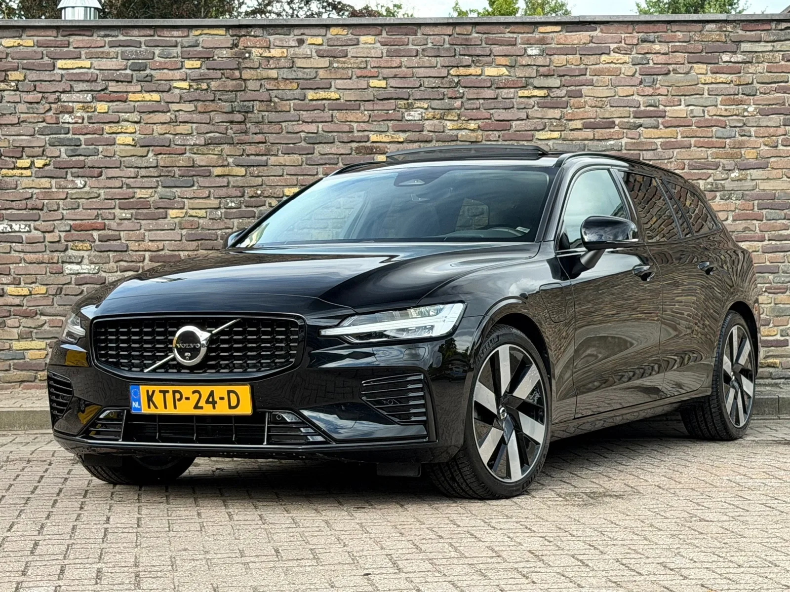 Volvo V60 (2024) — foto 1
