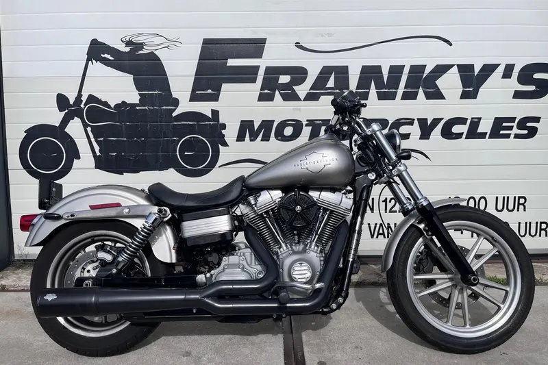Foto van Harley-Davidson Dyna Super Glide Custom FXDC 96