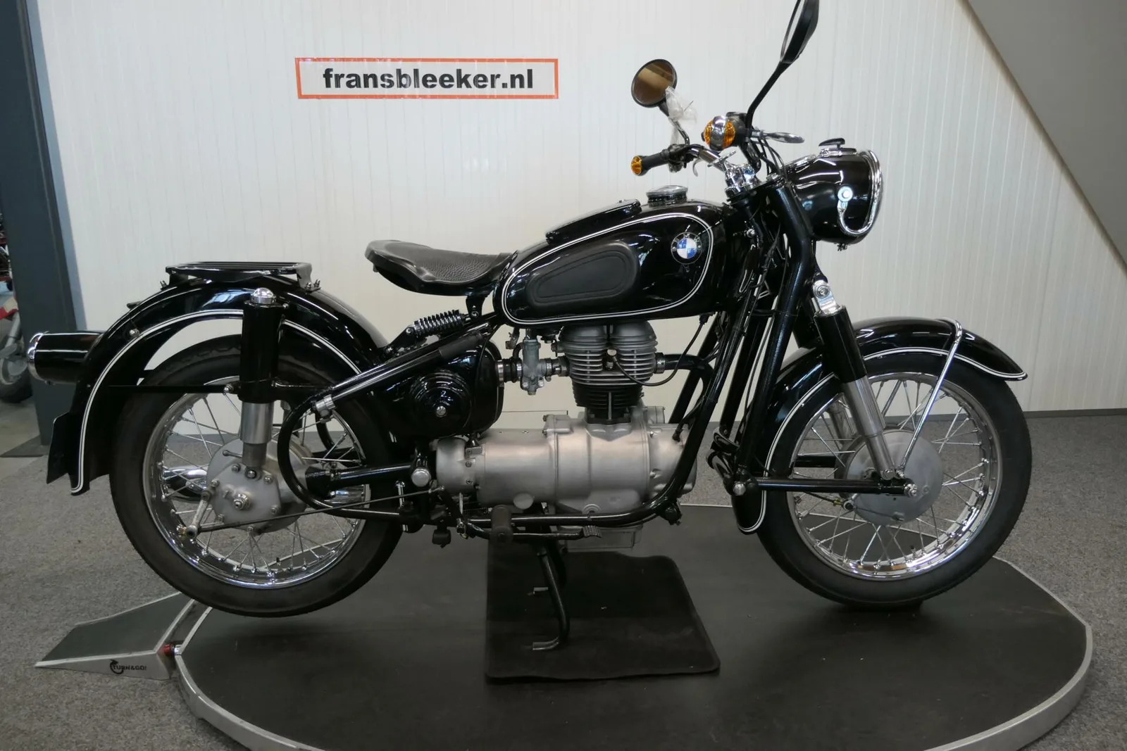 BMW R 27 (1964) — foto 1