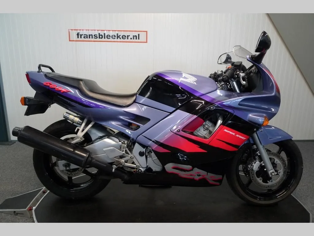 Honda CBR600F (1994) — foto 1