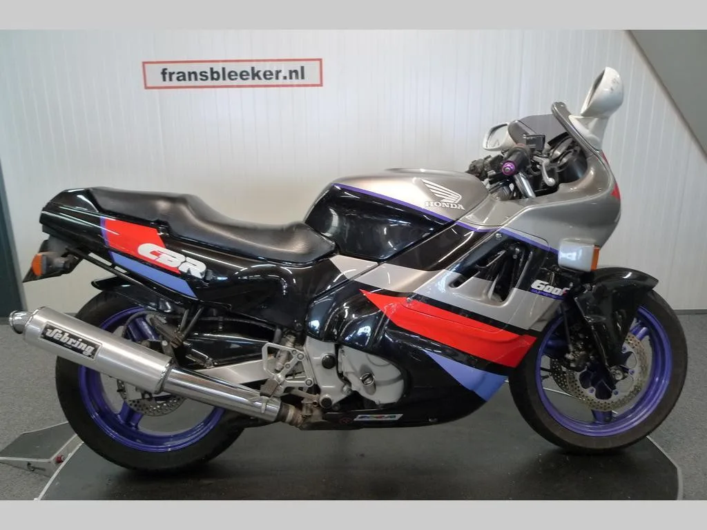 Honda CBR600F (1990) — foto 1