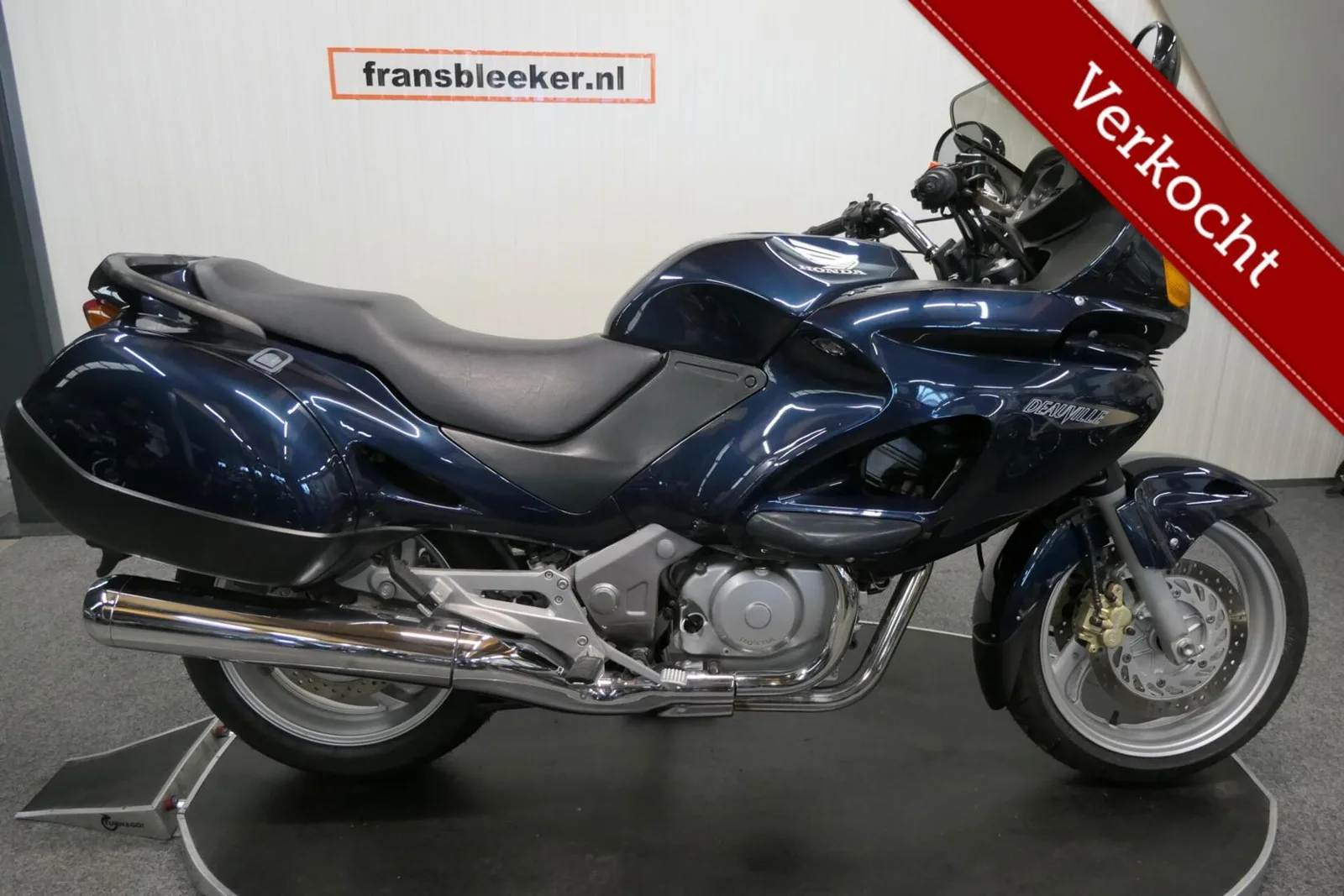 Honda NT 650 Deauville (2000) — foto 1